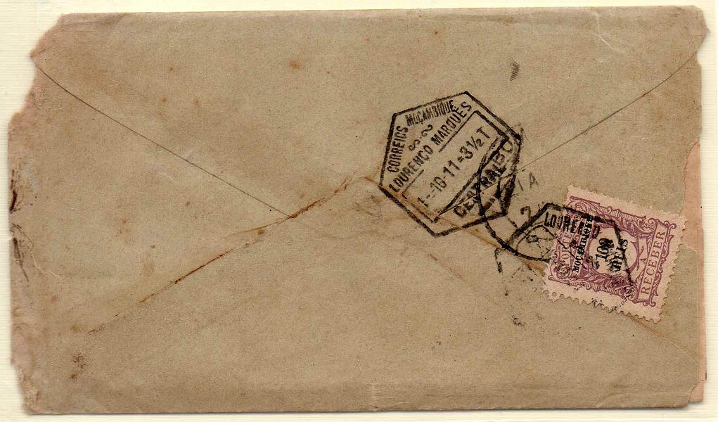 1275 f.jpg -     Lote:    1275 (frente)            Moçambique       Descrição:         1904 &mdash; Porteado. Emissão regular. Valor em reis. Sobrescrito circulado de Bombaim para Lourenço Marques (01.10.11) sem franquia. Foi porteado com o dobro do porte em falta com selo de 100 reis. CE IP7. B e R.        Carta       Valor Base:     &euro; 55,00     Valor Venda:     Retirado     